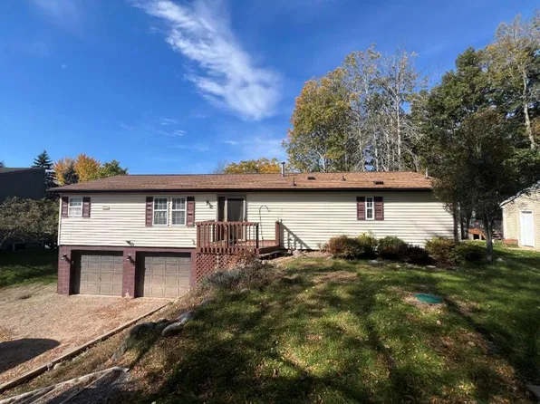 1248 Queensway Dr, Lake Isabella, MI 48893