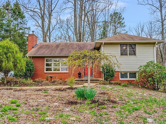 2nd image of 1003 Lake Dr