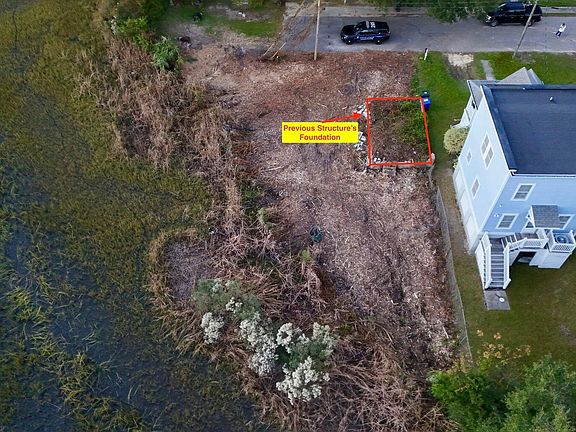 3rd image of 2311 Peonie St