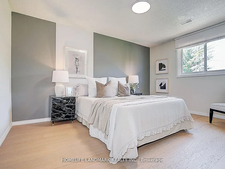 20573 Yonge St — Photo 40