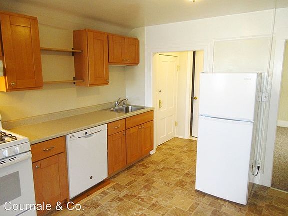 5th image of 283 4th Ave APT 6