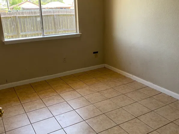 12104 Tambourine Dr, Stafford, TX 77477
