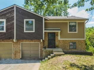 13129 S Brougham Dr, Olathe, KS 66062