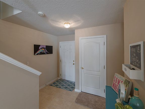 4th image of 192 Gargonza Ct