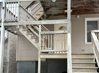 1512 W Erie St APT 1, Chicago, IL 60642