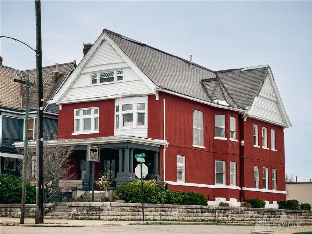 Real estate listing image