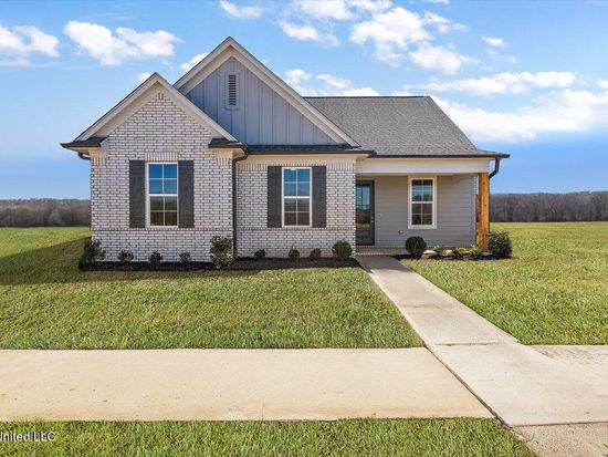 597 Sunflower St, Nesbit, MS 38651