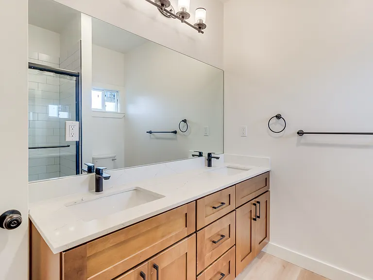 852 Mead Ave — Photo 16