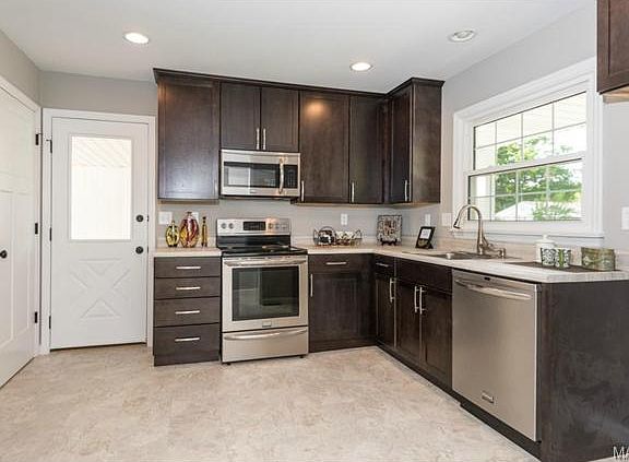 4th image of 1815 Oliveto Ln