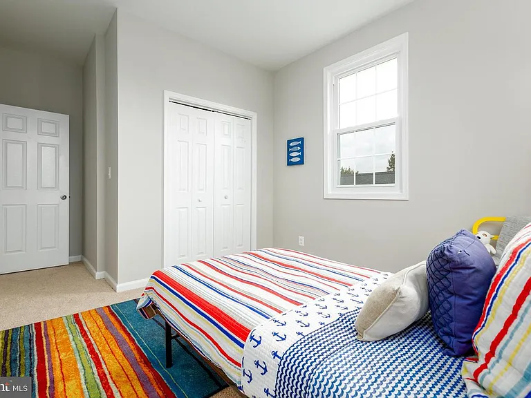 5044 Meade St NE — Photo 27