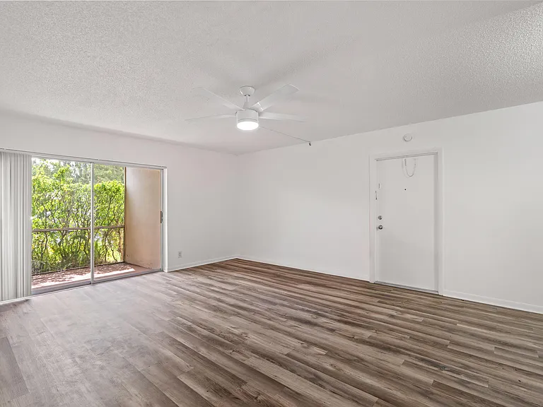 630 NW 13th St #150 — Photo 6