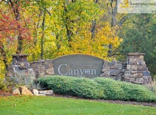 4708 NW Canyon Cir, Lees Summit, MO 64064