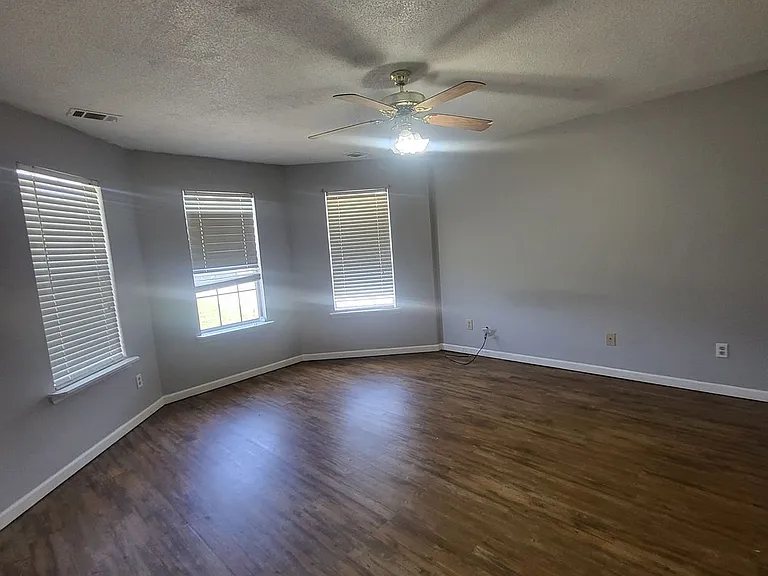 710 Macey St — Photo 12