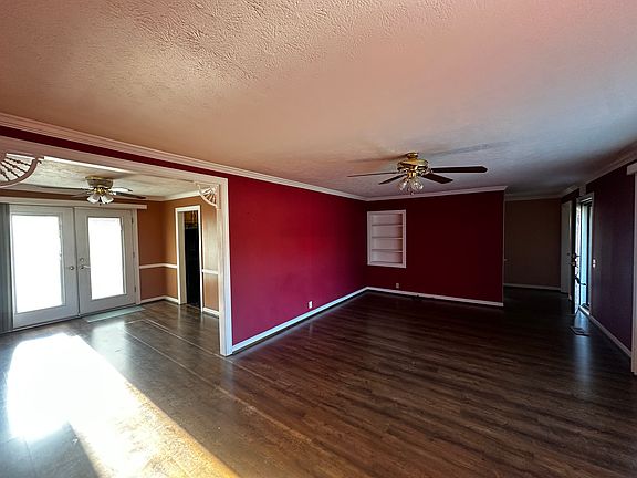 2nd image of 206 Cardinal Ln NW