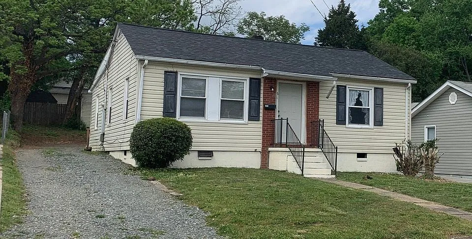 3 bed, 1152 sqft, $1,550 — Photo 2