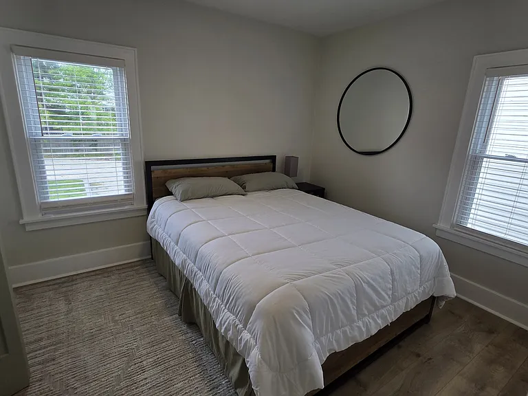 1409 E Samuel Ave — Photo 15