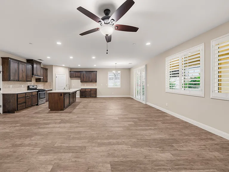 7303 Whiskey Creek Dr — Photo 16