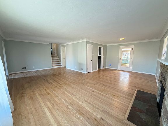 3rd image of 1400 Rossman Ave SE