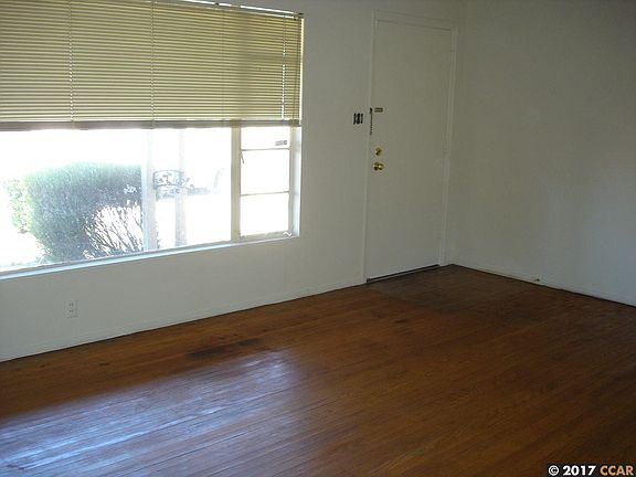 5th image of 2736 Dolores St