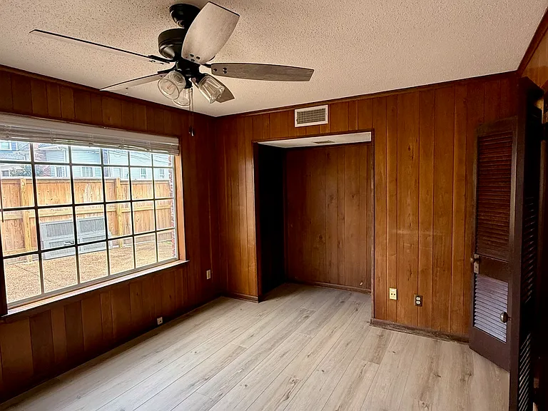 211 S Idlewild St — Photo 22