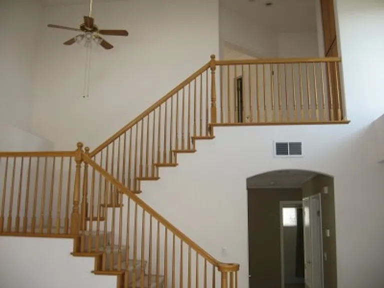 2315 Redington Dr — Photo 2