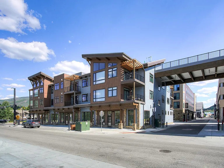 37 W 4th St #306 — Photo 3