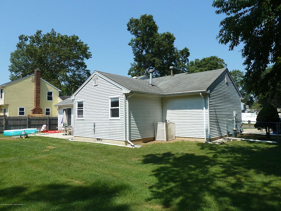 2nd image of 2532 Huckleberry Rd