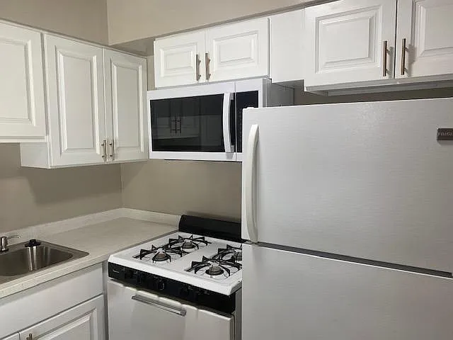 719 E Carson St #8 — Photo 14