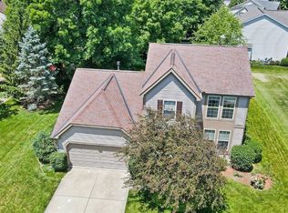 1392 Meadowood Dr, Amelia, OH 45102