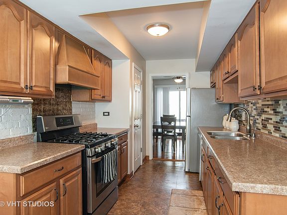 5th image of 232 Clearbrook Ln