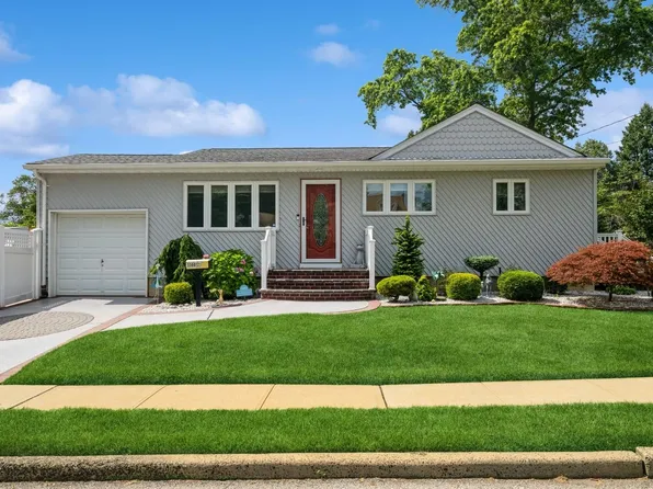 3300 Walters Avenue, Wantagh, NY 11793