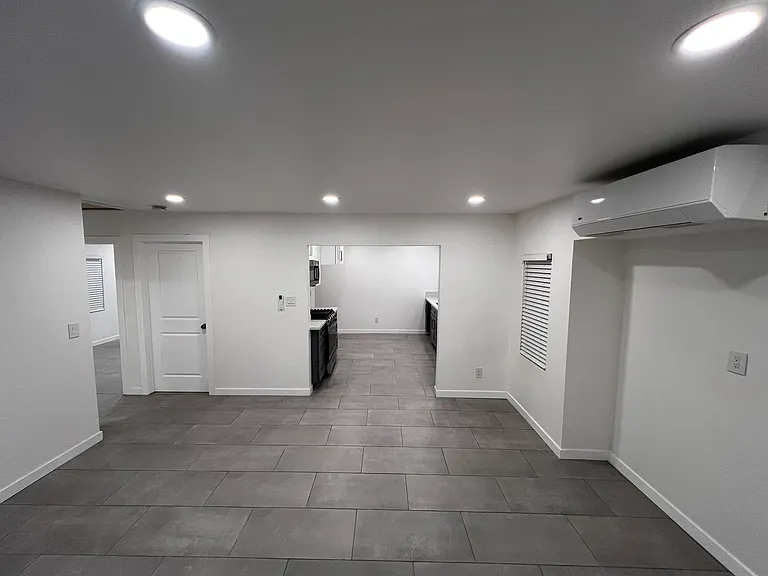 9717 Oak St — Photo 3