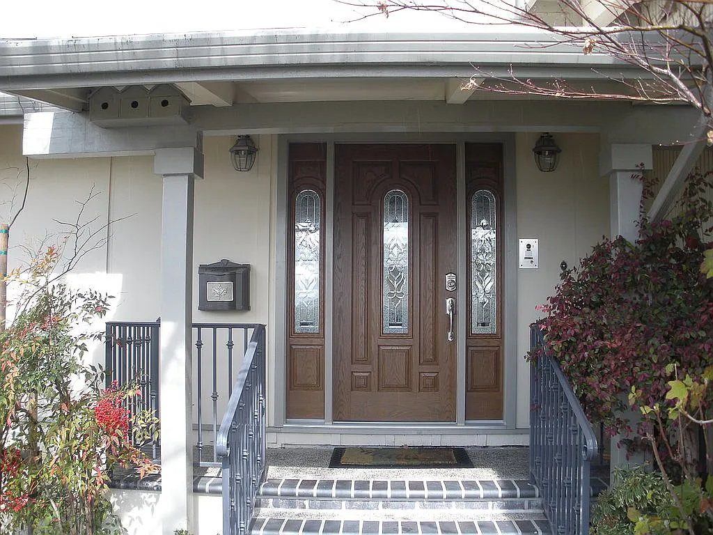 18724 Center St photo 1