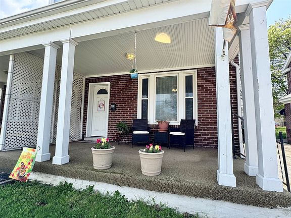 3rd image of 4213 Iroquois Ave