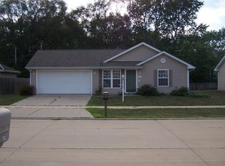 703 S Sunny Ln, Urbana, IL