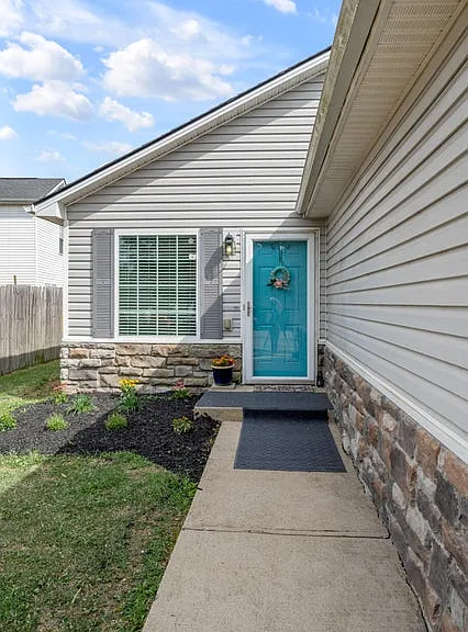 204 Lucille Dr — Photo 1