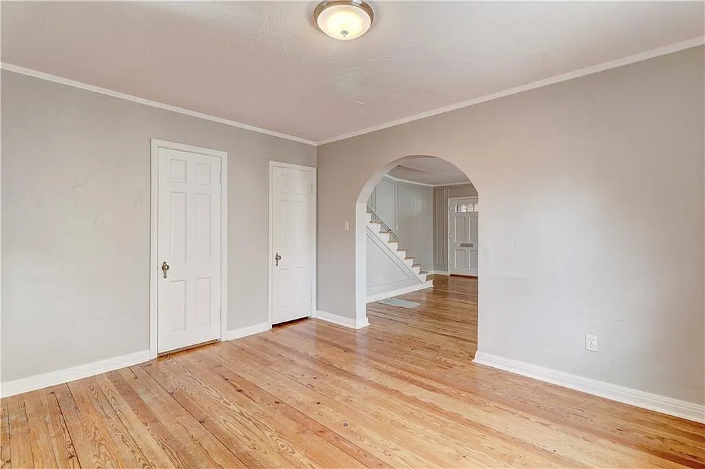 910 Northwest 37th Street - 908 — Photo 3
