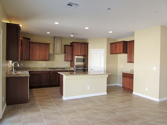 3rd image of 742 N Arroyo Grande Blvd