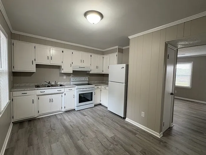 1111 Gaston St #10 — Photo 5