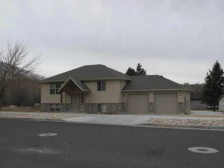 1429 Wild Rose Way #1 — Photo 1