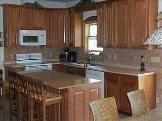 4th image of 7 Valerie Ct