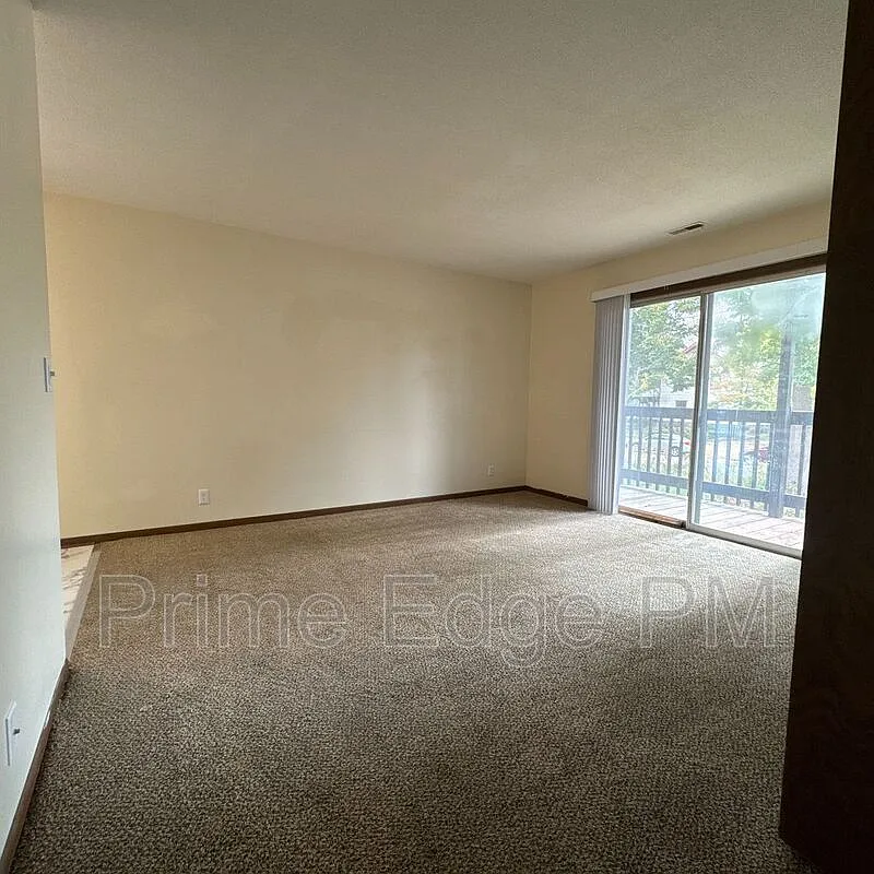 1 bed, 1.0 bath, 692 sqft, $800 — Photo 3