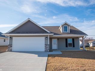 1007 E Southridge Rd, Marshalltown, IA 50158