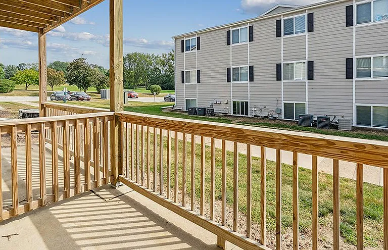 Westpointe Apartments — Photo 15