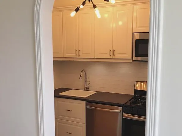 4242 E West Hwy APT 1112, Chevy Chase, MD 20815