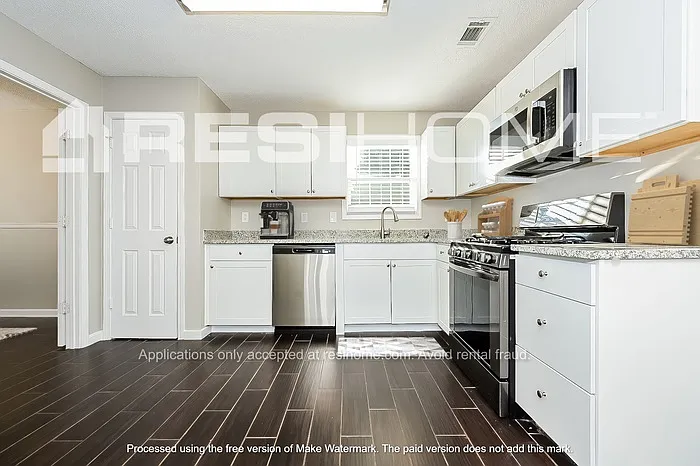 3 bed, 2.5 bath, 1506 sqft, $1,925 — Photo 3