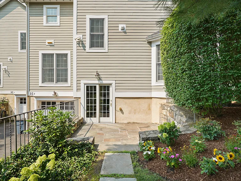 25 Decatur St #B — Photo 33