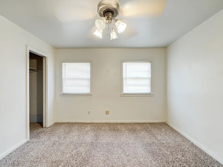 4206 45th St — Photo 20