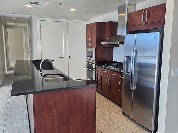3rd image of 4525 Dean Martin Dr Unit 3008