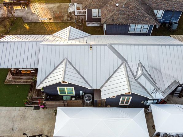 225 Neyland St, Houston, TX 77022